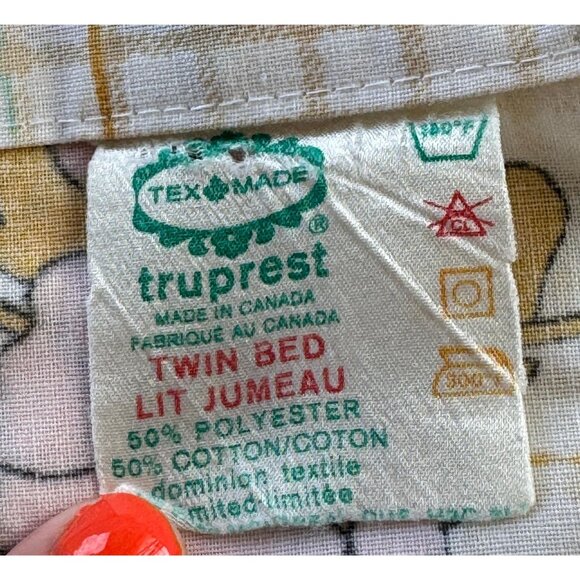 Vintage 70s top/flat sheet, small pink poppy flowers, checkered, twin size - Picture 7 of 8